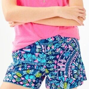Lilly Pulitzer Ocean View pull on shorts in Glow & Flow